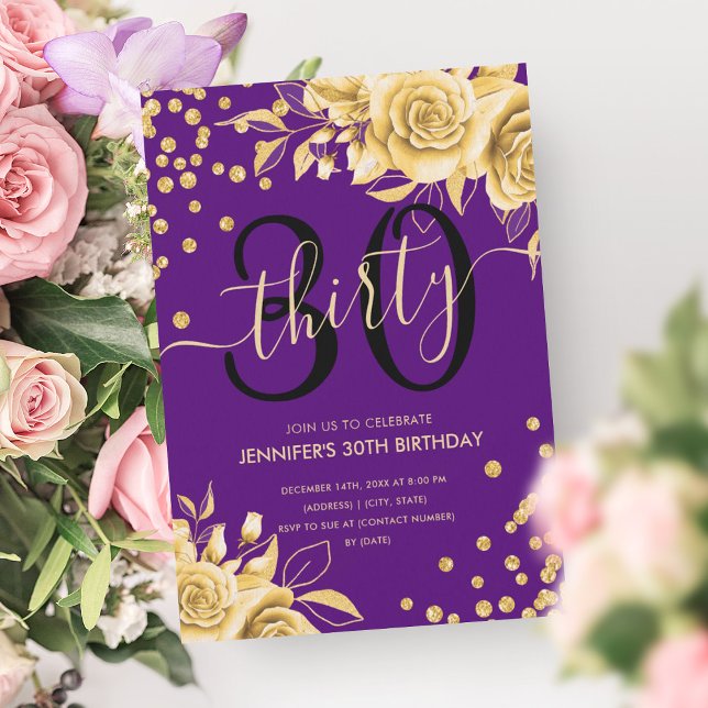 Invitación Purpurina Gold Purple Floral 30 aniversario guión (Gold Purple Floral Glitter 30th Birthday Script Invitation)