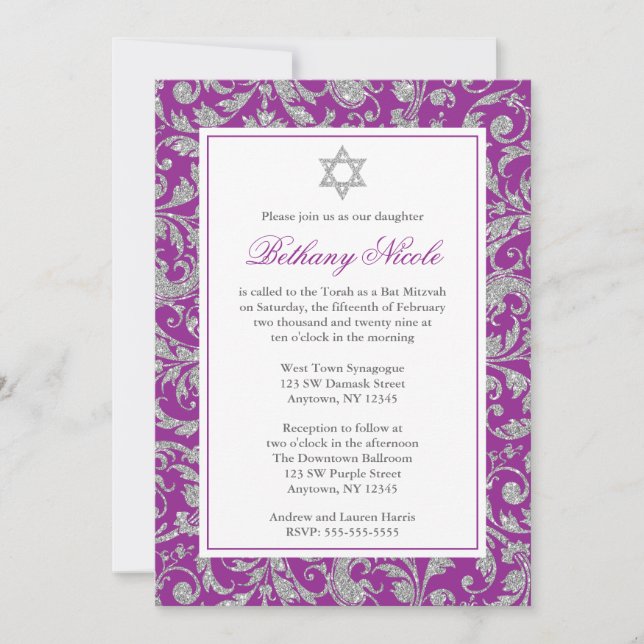 Invitación Purpurina morado plateado Swirl Damask Bat Mitzvah (Anverso)