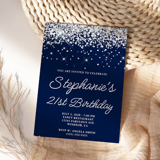 Invitación Purpurina Plata Medianoche Azul 21 cumpleaños (Navy blue and silver glitter birthday invitation.)