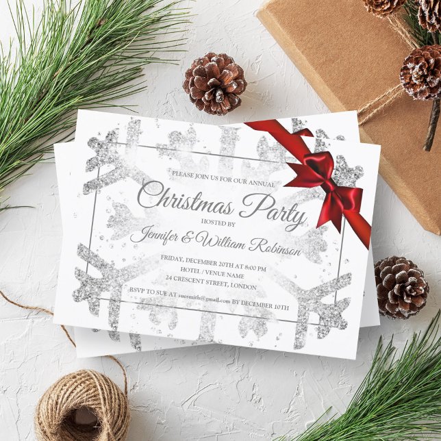 Invitación Purpurina plateado de lujo Navidad Cinta roja de v (Luxurious Silver Glitter Xmas Holiday Red Ribbon Invitation)
