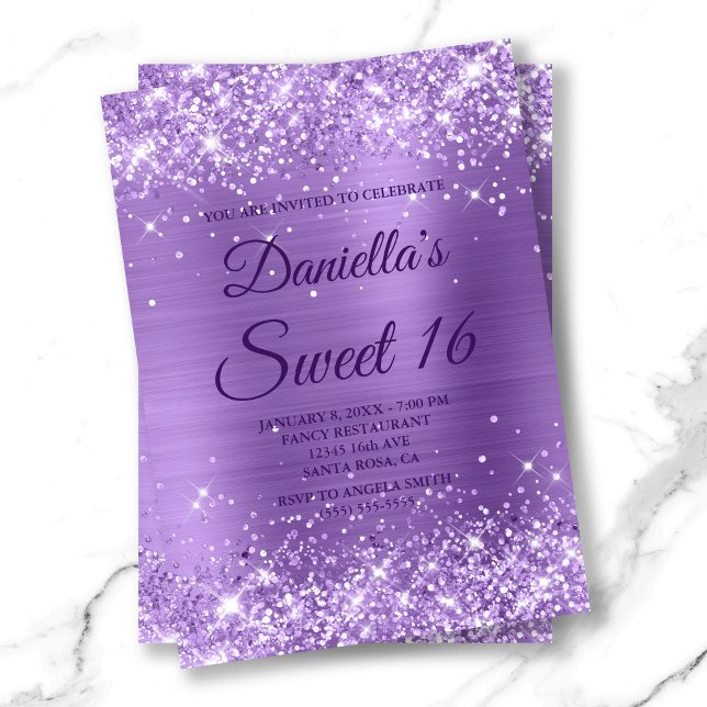 Invitación Purpurina púrpura brillante y dulce de Relieve met (Sparkly Light Purple Glitter and Foil Sweet 16 Invitation)