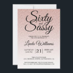 Invitación Purpurina rosa Ombre 60 y cumpleaños 60 Sassy<br><div class="desc">Celebra haber cumplido 60 años de estilo con este moderno diseño de cumpleaños número 60 en un color rosa oscuro, una invitación moda de cumpleaños número 60 que puedes personalizar y enviar para la celebración de tu fiesta de cumpleaños número 60. Las palabras sesenta y sassy se configuran con un...</div>