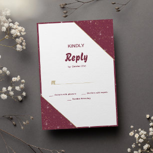 Invitación Purpurina RSVP con destello de oro de Borgoña