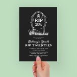 Invitación QEPD 2000 Fiesta blanco negro 30 de cumpleaños<br><div class="desc">¡Aquí está el final de una era y el comienzo de un nuevo capítulo! Nuestras invitaciones en blanco y negro para la fiesta de cumpleaños número 30, con un divertido diseño de cementerio 'RIP 20', marcarán el tono perfecto para su celebración. Entonces, ¿por qué no arrancar tus treinta con un...</div>