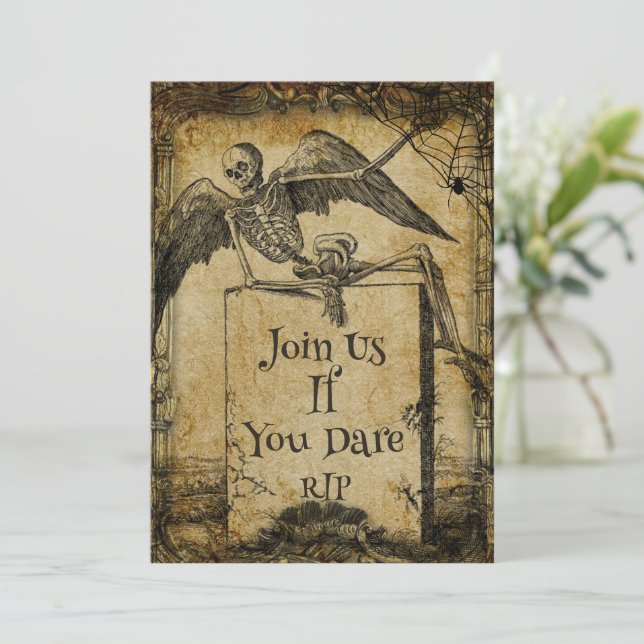 Invitación QEPD Creepy Halloween Party Invitation (Anverso de pie)