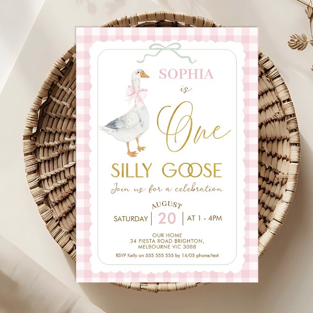 Invitación Quaint Pink Plaid One Silly Goose 1º cumpleaños (Pink One Silly Goose 1st Birthday Invitation Template, Quaint Pink Plaid Goose First Birthday Invite)
