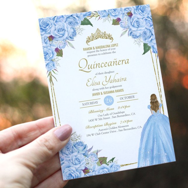 Invitación Quinceanera azul claro Elegante Vestido Rosa Flora (Subido por el creador)
