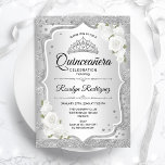 Invitación Quinceanera blanca<br><div class="desc">Fiesta Quinceanera - Invitación plateada. Incluye rayas,  letra de guión,  rosas blancas,  tiara y confetti. Diseño elegante con un Relieve metalizado de plata falso purpurina. Perfecto para una elegante celebración de glam.</div>