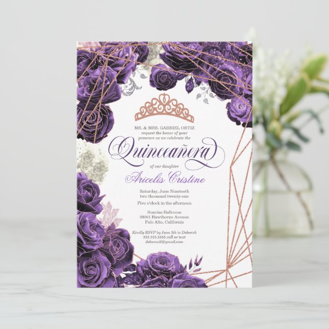 Invitación Quinceañera con púrpura Regal y Tiara de Oro Rosa (Anverso de pie)
