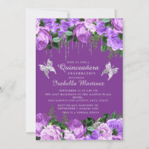Quinceañera de flores moradas oscuras y mariposas 