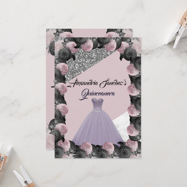 Invitación Quinceanera floral Purpurina morado y negro (Anverso/Reverso In Situ)