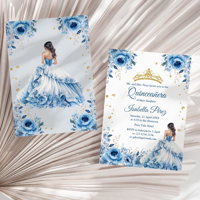 Invitación Quinceanera Luz Azul Princesa Vestido Tiara (Quinceanera Light Blue Princess Dress Tiara Invitation on a sunny neutral dry palm leaf.)