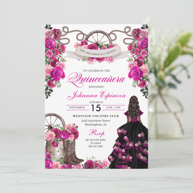 Invitación Quinceanera Occidental de Magenta y Niña Negra (Anverso de pie)