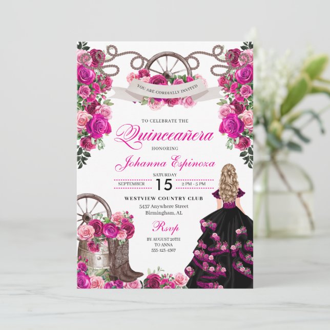 Invitación Quinceanera Occidental de Magenta y Niña Negra (Anverso de pie)