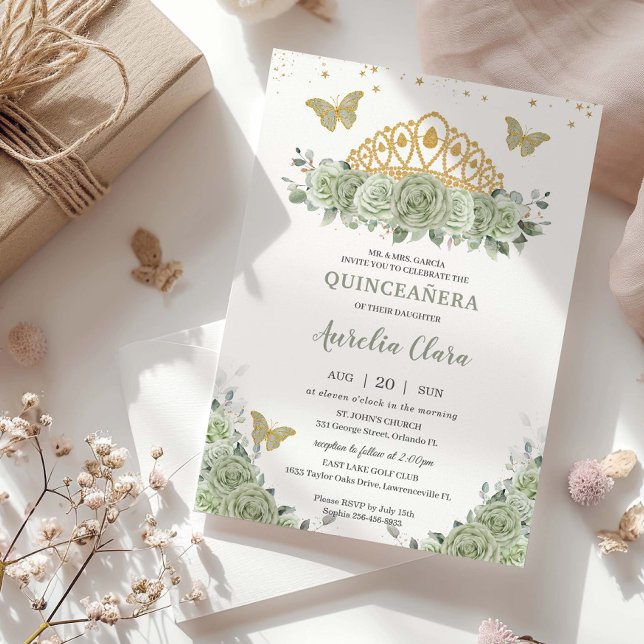 Invitación Quinceanera Sage Green Floral Gold Crown Butfly (Subido por el creador)