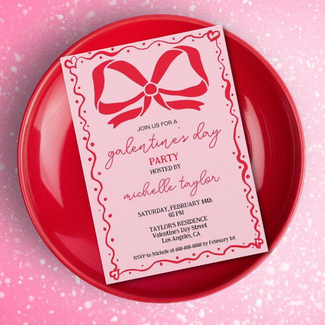 Invitación Quirky Galentines Day Fiesta arcos rosados y rojos (whimsical red bow on the pink background galentine's day invitation)