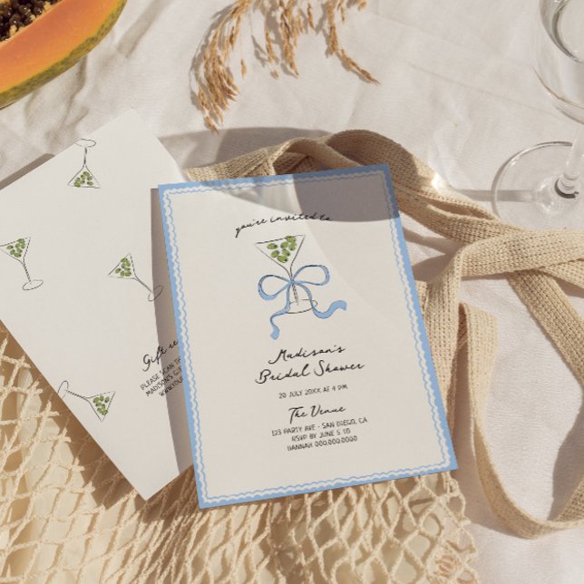Invitación Quirky Martini con mano y ducha de novia dibujada (Subido por el creador)