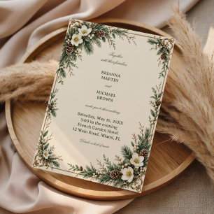Invitación Ramas de hoja perenne abrazan curvas doradas