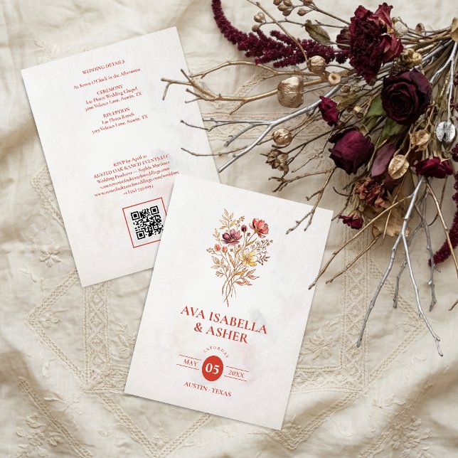 Invitación Ramo de flores silvestres rústico chic para boda Q (Chic Rustic Wedding Invitation Featuring a Vibrant Multicolored Wildflowers Bouquet.)