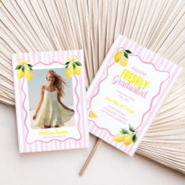 Invitación Rayas rosadas de limón recién graduadas