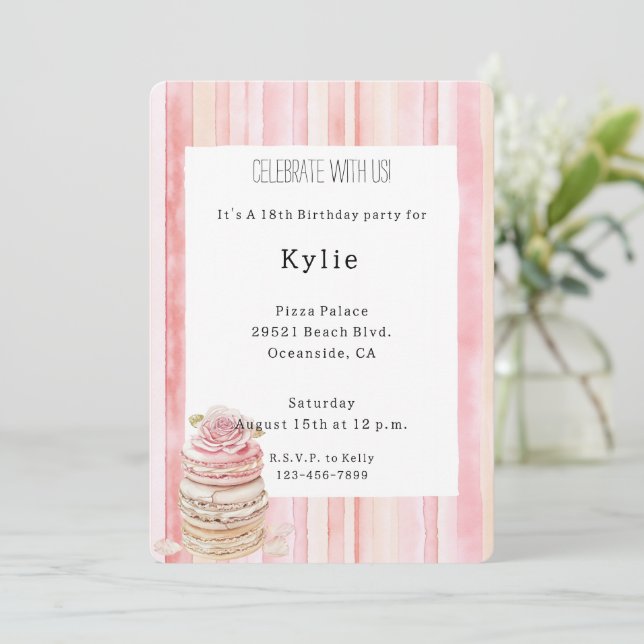 Invitación Rayas rosadas de Rubor Macaroon Rosa Floral Cumple (Anverso de pie)