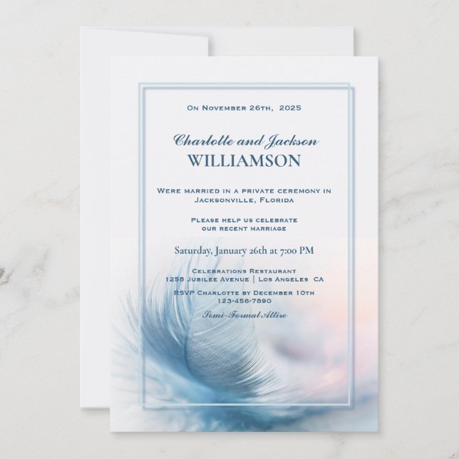 Invitación Recepción de Boda con Plumas Azul Polvo Elegante (Anverso)