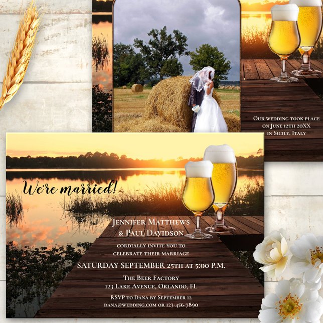 Invitación Recepción de Boda con Tema de Cerveza para Tu Foto (Elopement or wedding reception only invitation with two beer glasses on a dark wood jetty at sunset)