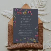 Recepción de boda floral silvestre azul clásico