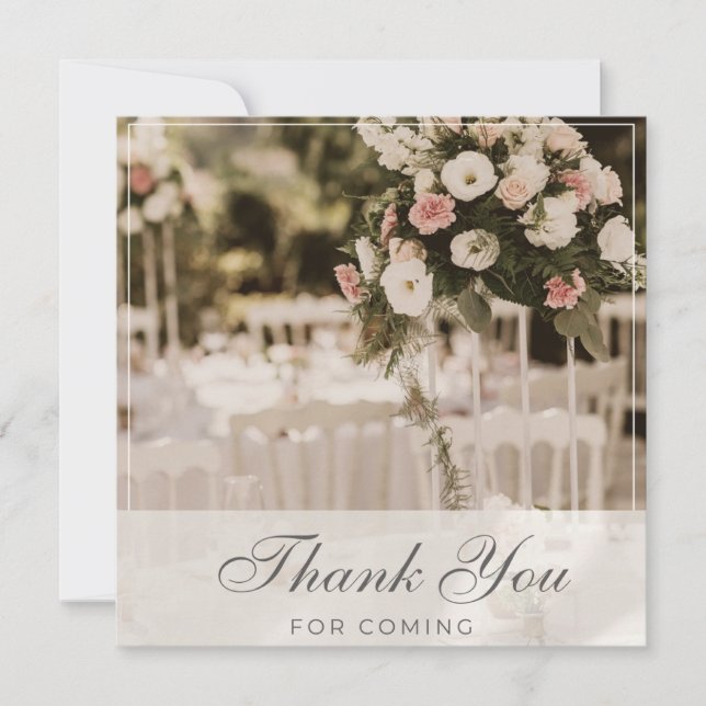 Invitación Recuerdo Elegante de Gracias en Pastel Beige (Anverso)