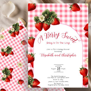 Invitación Red Gingham Berry Sweet Strawberry Baby Shower