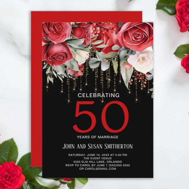 Invitación Red Roses Gold String Light Black 50º aniversario (Elegant red roses and gold curtain string lights on black 50th wedding anniversary invitation)