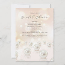 Reflejando la crema de perlas en la ducha de novia