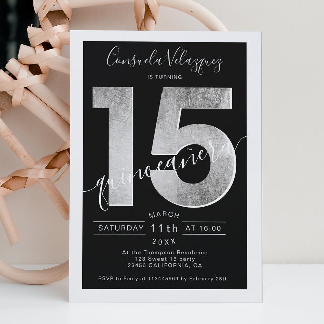 Invitación Relieve metalizado plateado guion foto de quinceañ (Subido por el creador)