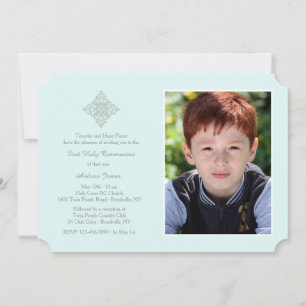 Invitación religiosa cruzada reverente de la foto