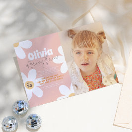 Invitación Retro Daisy Boho Groovy Chica Foto Fiesta de cumpl
