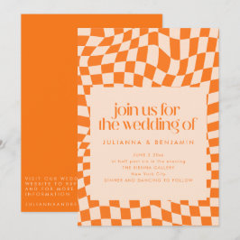 Invitación Retro Orange Abstract Check Wedding QR Code RSVP