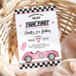 Invitación Retro Pink Dos Chicas de Carro Rápido Segundo Cump<br><div class="desc">Revisa tus motores y prepárate para una celebración turboalimentada con nuestra invitación de 2º cumpleaños "Dos Rápidos"! Diseñada para captar el espíritu de velocidad y emoción, esta invitación muestra un auto de carrera rosa polvoriento retro, banderas de carreras y tipografía moderna, creando un ambiente apasionante para el día especial de...</div>