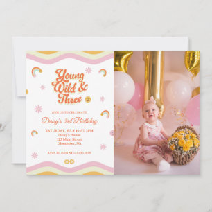 Invitación Retro sonríe joven silvestre y foto de tres cumple