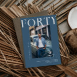 Invitación Revista moderna y elegante | 40.ª foto de cumpleañ<br><div class="desc">Esta "40" invitación de cumpleaños está diseñada para parecerse a una elegante portada de revista. Se puede personalizar a cualquier edad y color. Celebra tu próximo giro alrededor del sol con dulces y simples invitaciones de cumpleaños — elige las fotos que te gustaría mostrar y agrega todos los detalles del...</div>