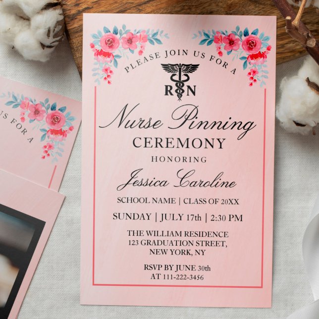 Invitación RN Enfermera Ceremonia De Pinning Floral Rosa Con  (Subido por el creador)