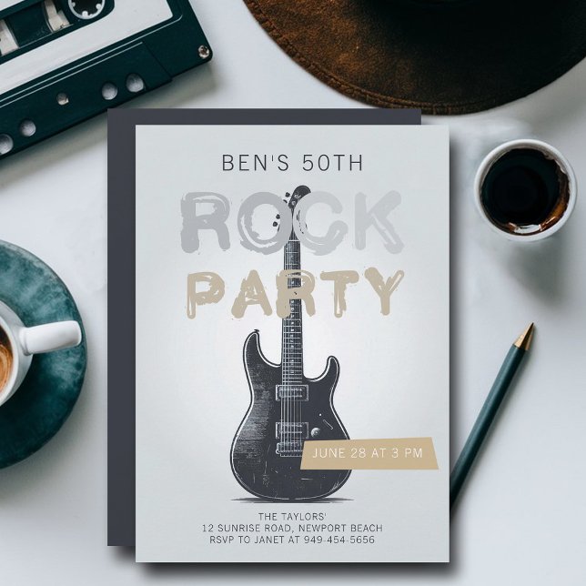 Invitación Rock Fiesta Electric Guitar Adulto Nacimiento Negr (music fest rock adult birthday party invitation men modern fun black white gold guitar)