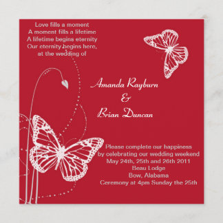 Invitación roja con las mariposas blancas