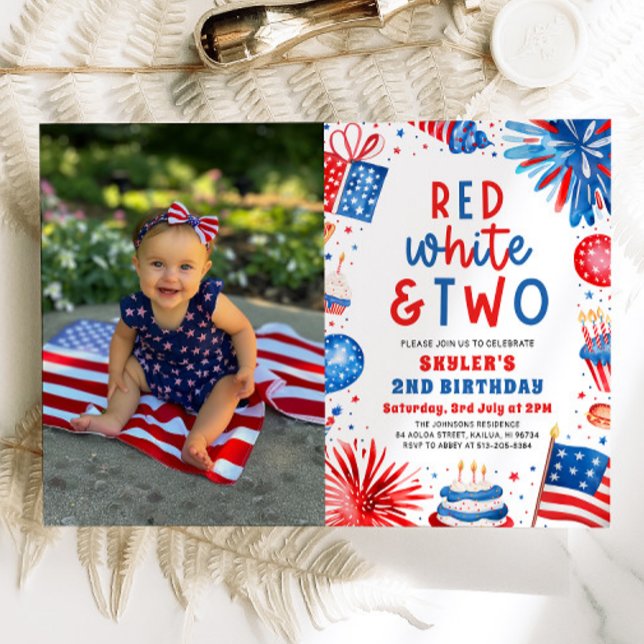 Invitación Rojo, Blanco y Dos el 2 de julio, fiesta de cumple (Watercolor Partiotic Fireworks Red, White & Two 4th July 2nd Photo Birthday Party Invitation)