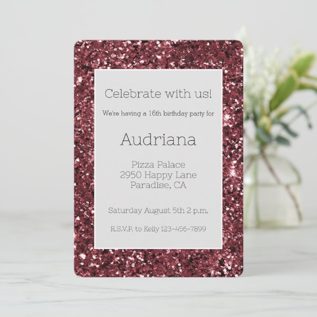 Invitación Rojo Burdeos Glitz Brillo Chispa Cumpleaños 16 (Anverso de pie)