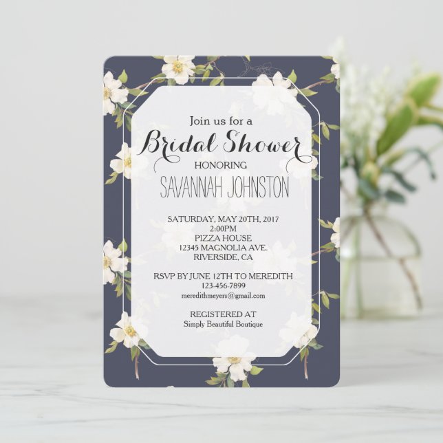 Invitación Romantic Navy Blue White Floral Bridal shower (Anverso de pie)