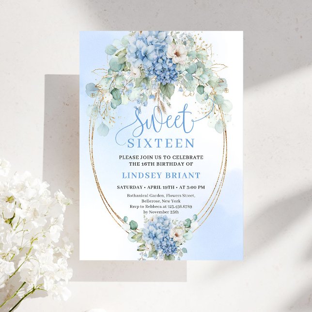 Invitación Romántica Hydrangea Azul Dorada Floral Sweet Sixte (Romantic Blue Hydrangea Gold Floral Sweet Sixteen Invitation)