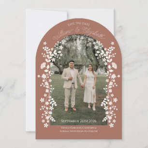Invitación Romántico Arco Floral de Terracota Salva la Fecha