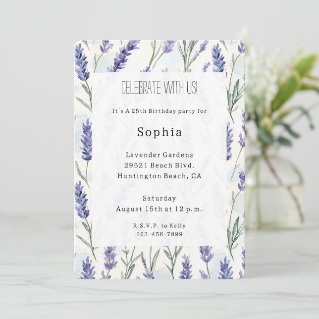 Invitación Romántico Bonito Lavanda Púrpura Cumpleaños Floral (Anverso de pie)