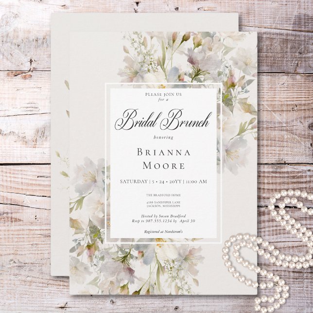 Invitación Romántico Brunéi de novia floral blanco y rosado (Romantic Muted White & Pink Floral Bridal Brunch Invitation)