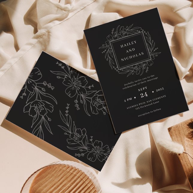 Invitación Romántico elegante floral Wreath Boda negro (Subido por el creador)